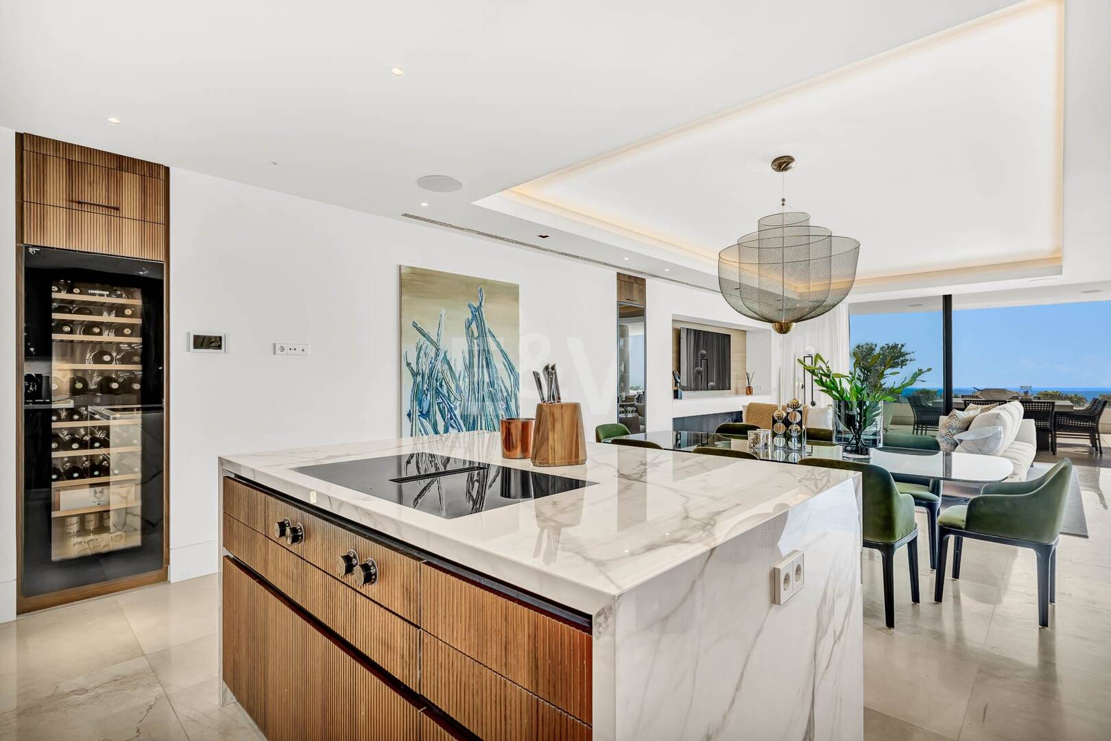 Spectacular modern apartment in La Quinta with sea views in very exclusive community