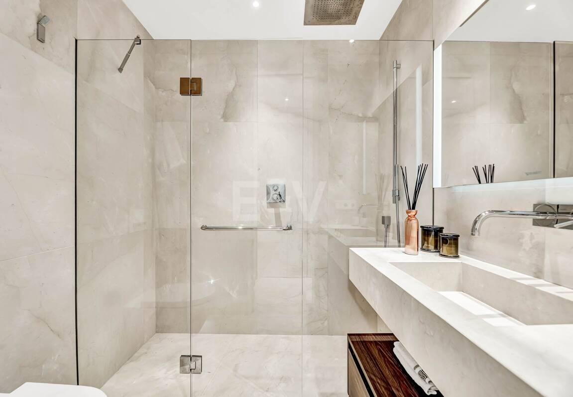 Spektakuläre moderne Wohnung in La Quinta mit Meerblick in sehr exklusiver Gemeinschaft