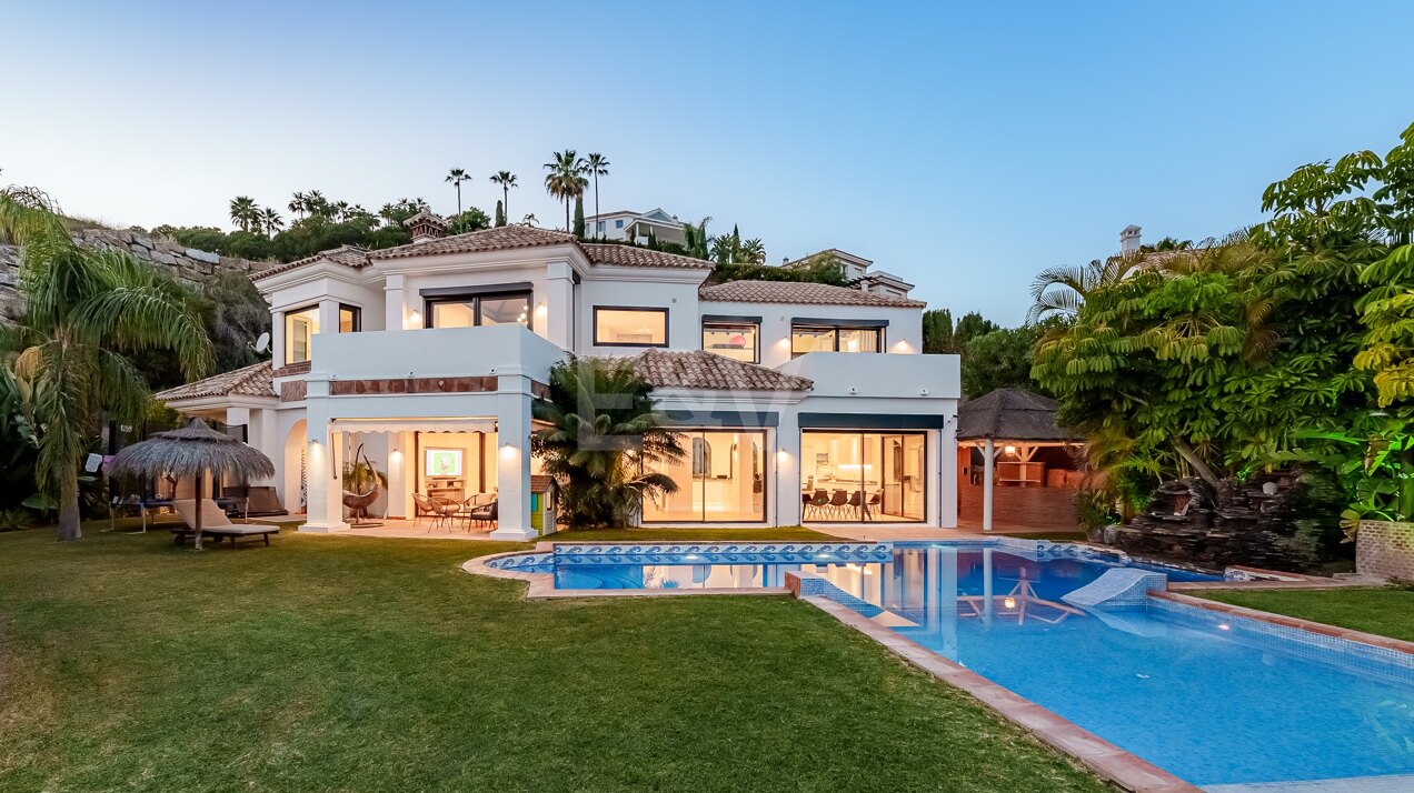 Villa à louer en Puerto del Almendro, Benahavis