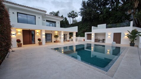 Exquisite modernisierte Villa in Elviria, Marbella