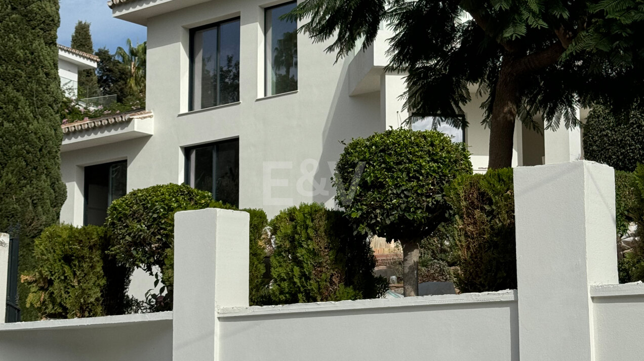 Exquisite modernisierte Villa in Elviria, Marbella