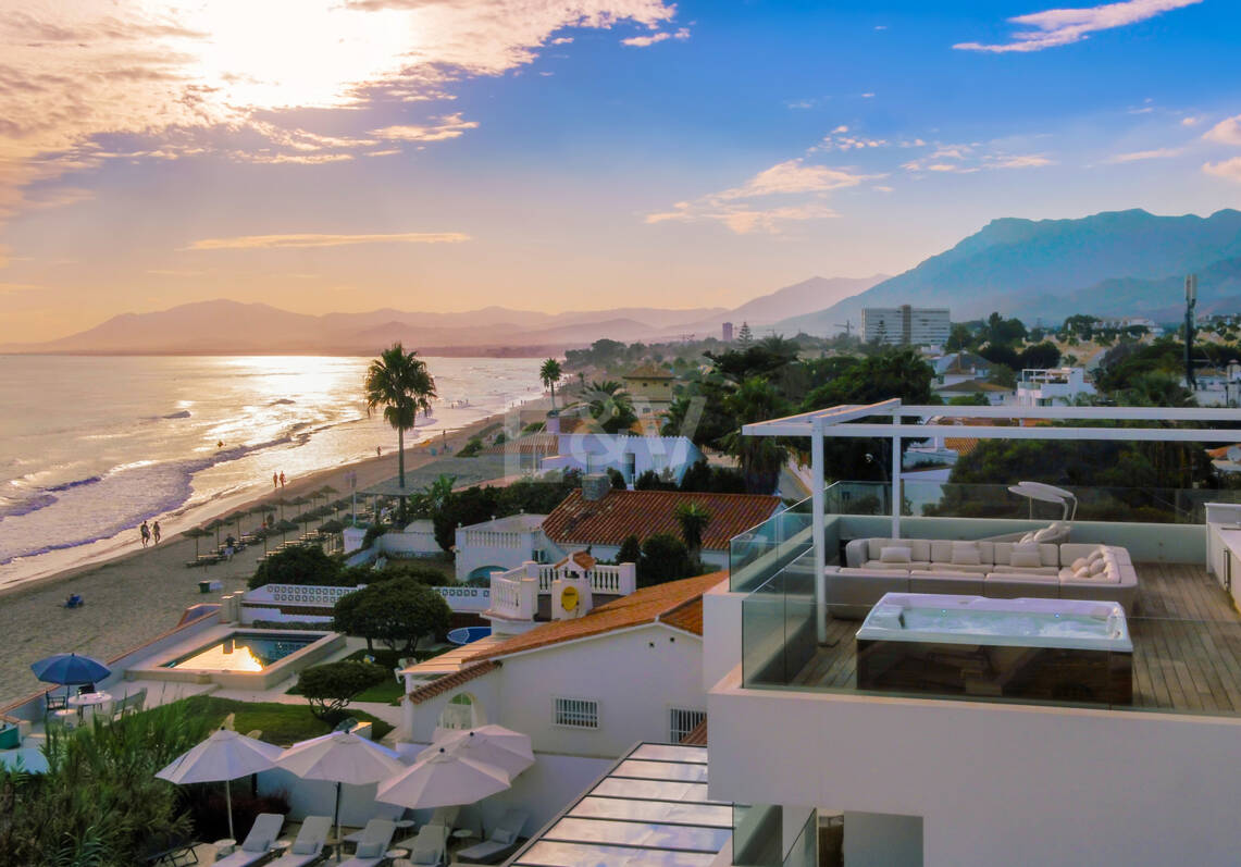 Contemporary Frontline Beach Villa in Las Chapas Playa