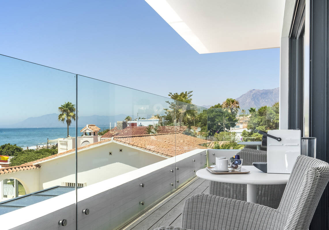 Contemporary Frontline Beach Villa in Las Chapas Playa