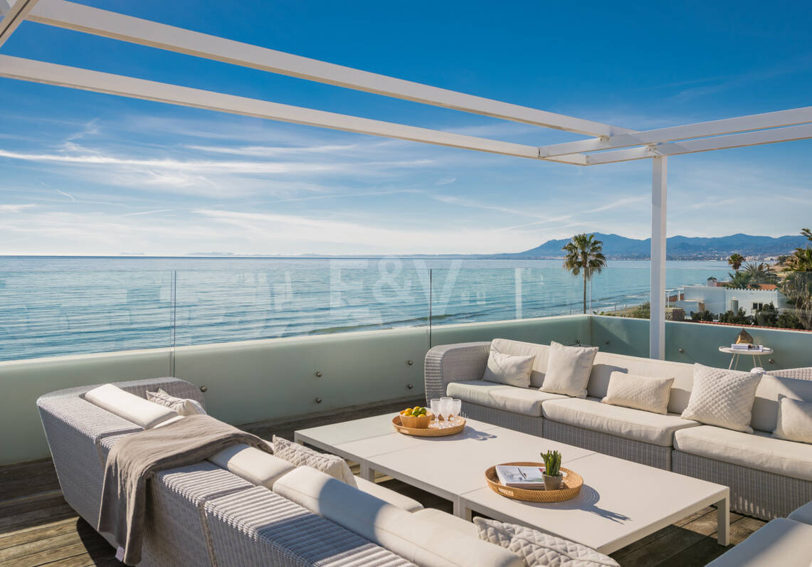 Contemporary Frontline Beach Villa in Las Chapas Playa