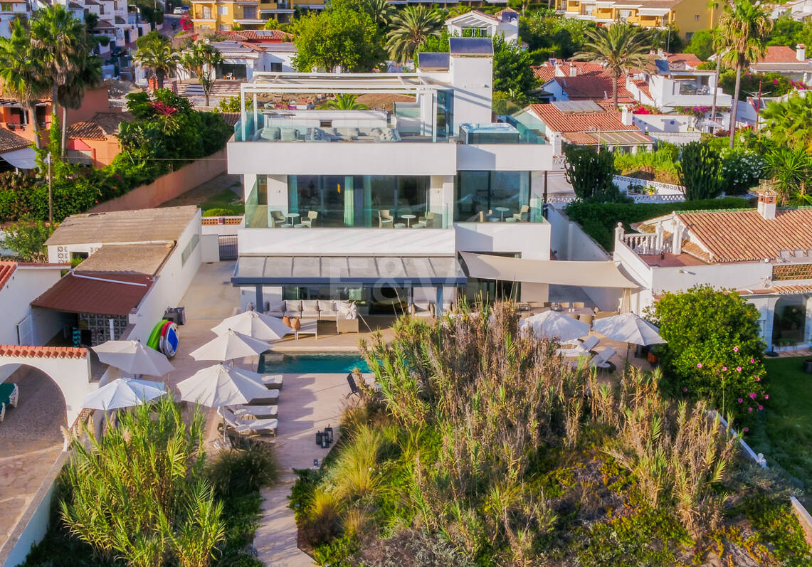 Contemporary Frontline Beach Villa in Las Chapas Playa