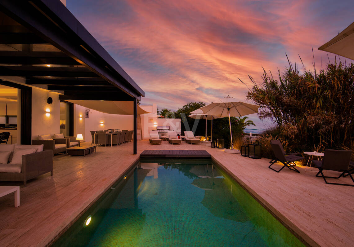 Contemporary Frontline Beach Villa in Las Chapas Playa