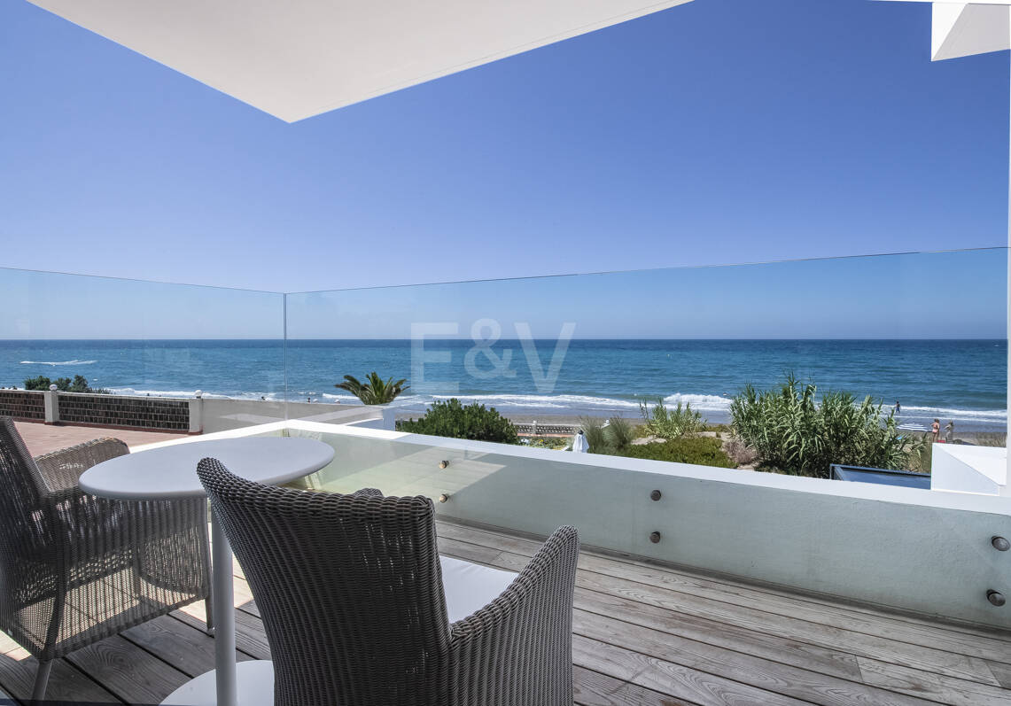 Contemporary Frontline Beach Villa in Las Chapas Playa