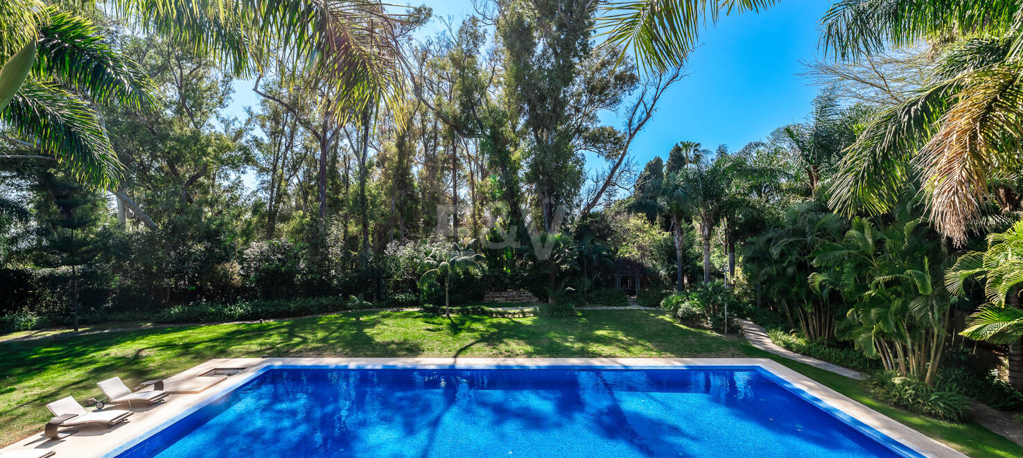 Superbe villa de style andalou à Guadalmina Baja, Marbella