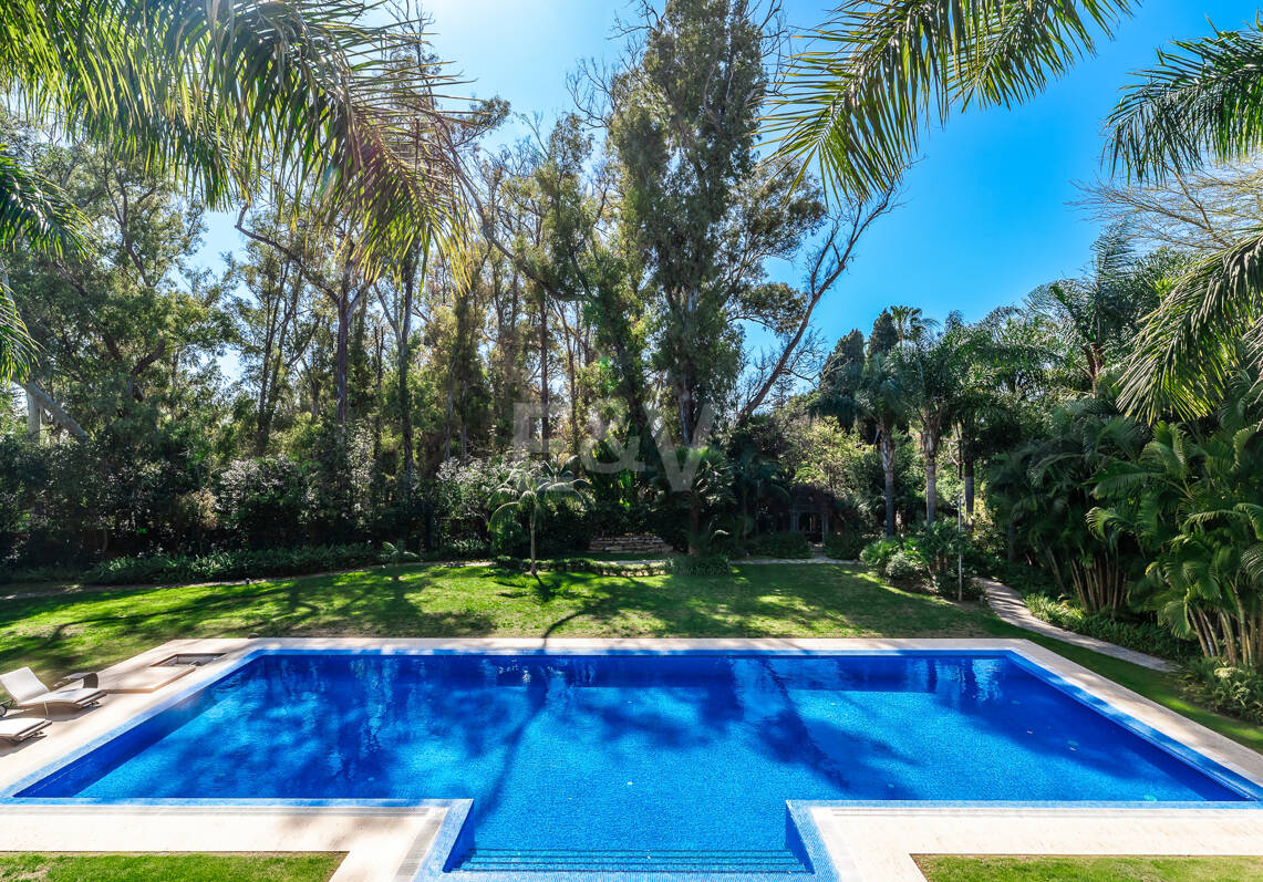 Superbe villa de style andalou à Guadalmina Baja, Marbella