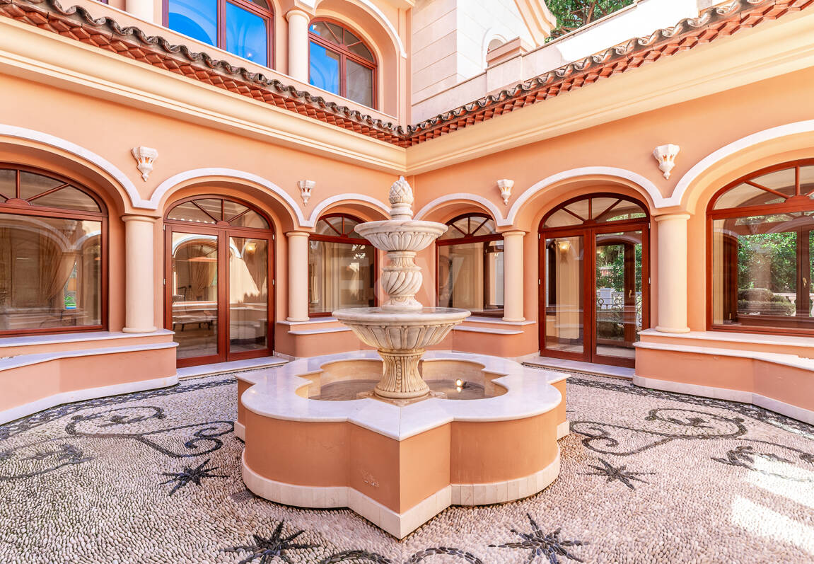 Erstlinie Guadalmina Strandseite Strandvilla in einem der renommiertesten Gebiete von Marbella