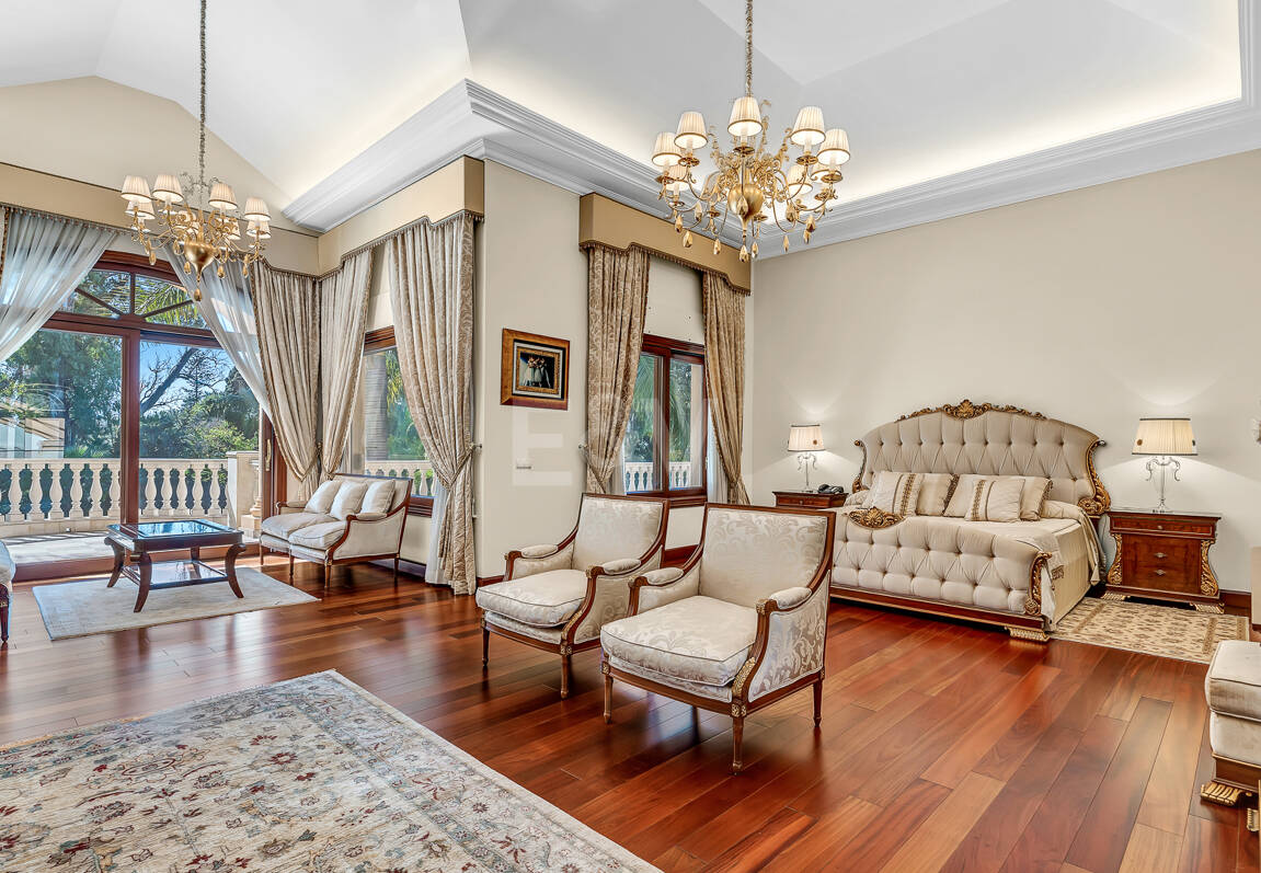 Erstlinie Guadalmina Strandseite Strandvilla in einem der renommiertesten Gebiete von Marbella