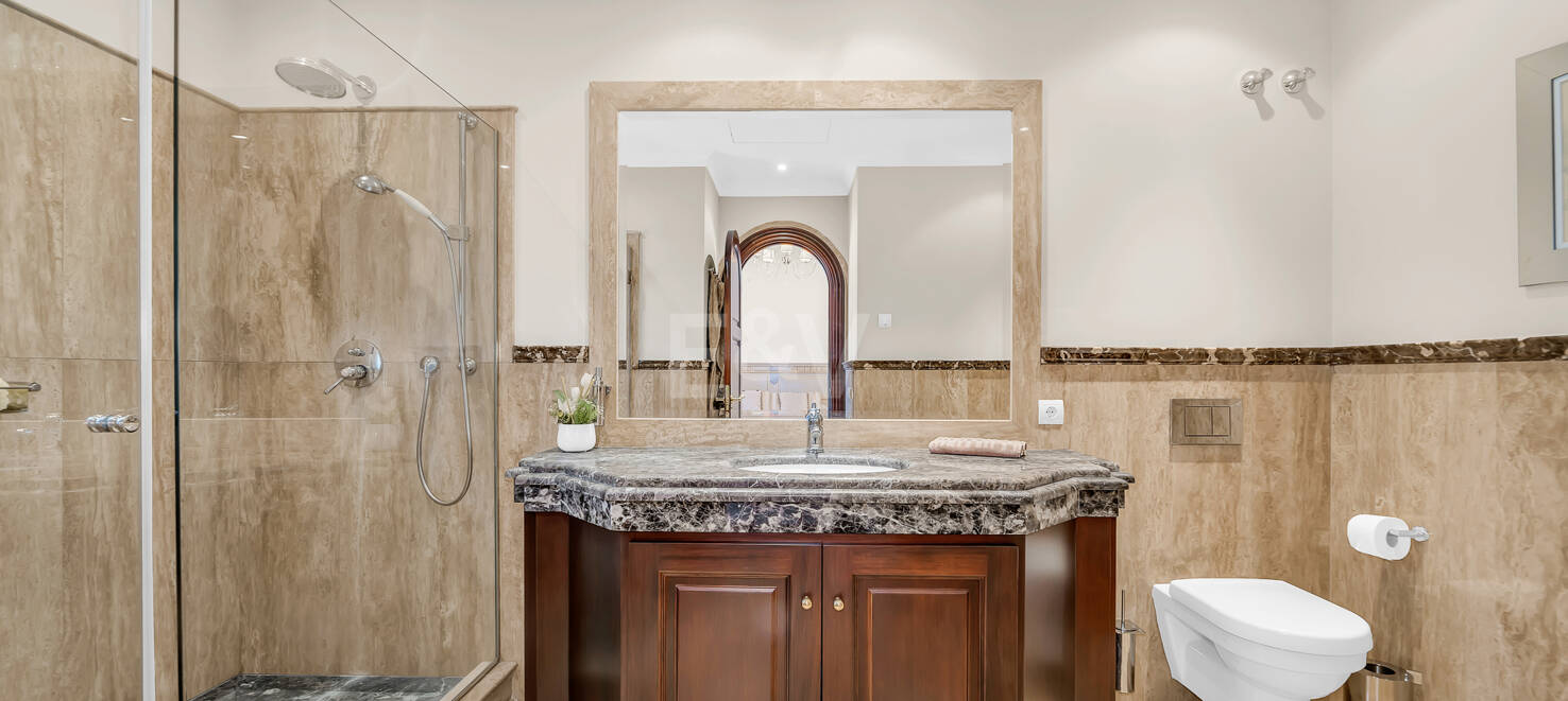 Superbe villa de style andalou à Guadalmina Baja, Marbella