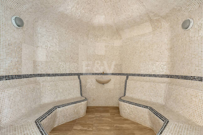 Erstlinie Guadalmina Strandseite Strandvilla in einem der renommiertesten Gebiete von Marbella