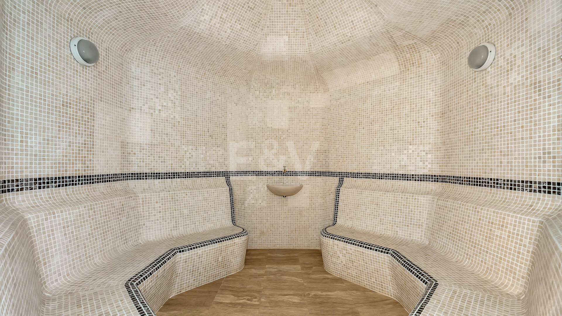 Primera línea Guadalmina Baja villa de playa en una de las áreas más prestigiosas de Marbella