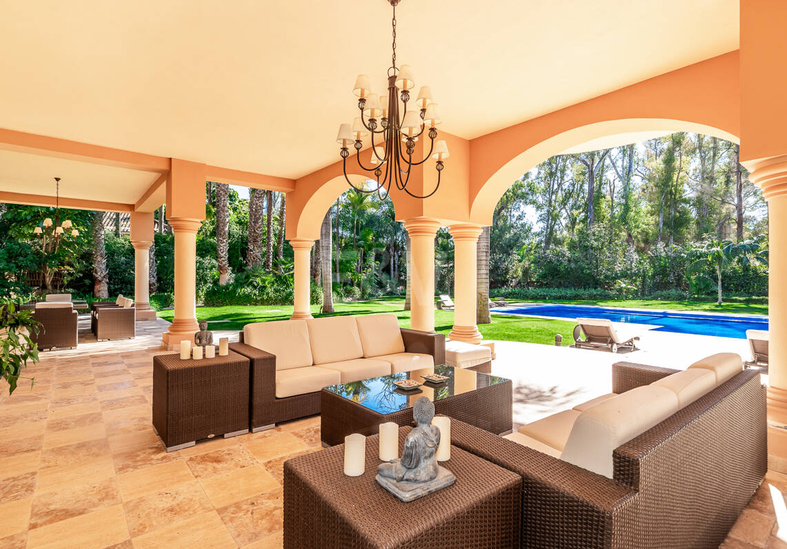 Superbe villa de style andalou à Guadalmina Baja, Marbella