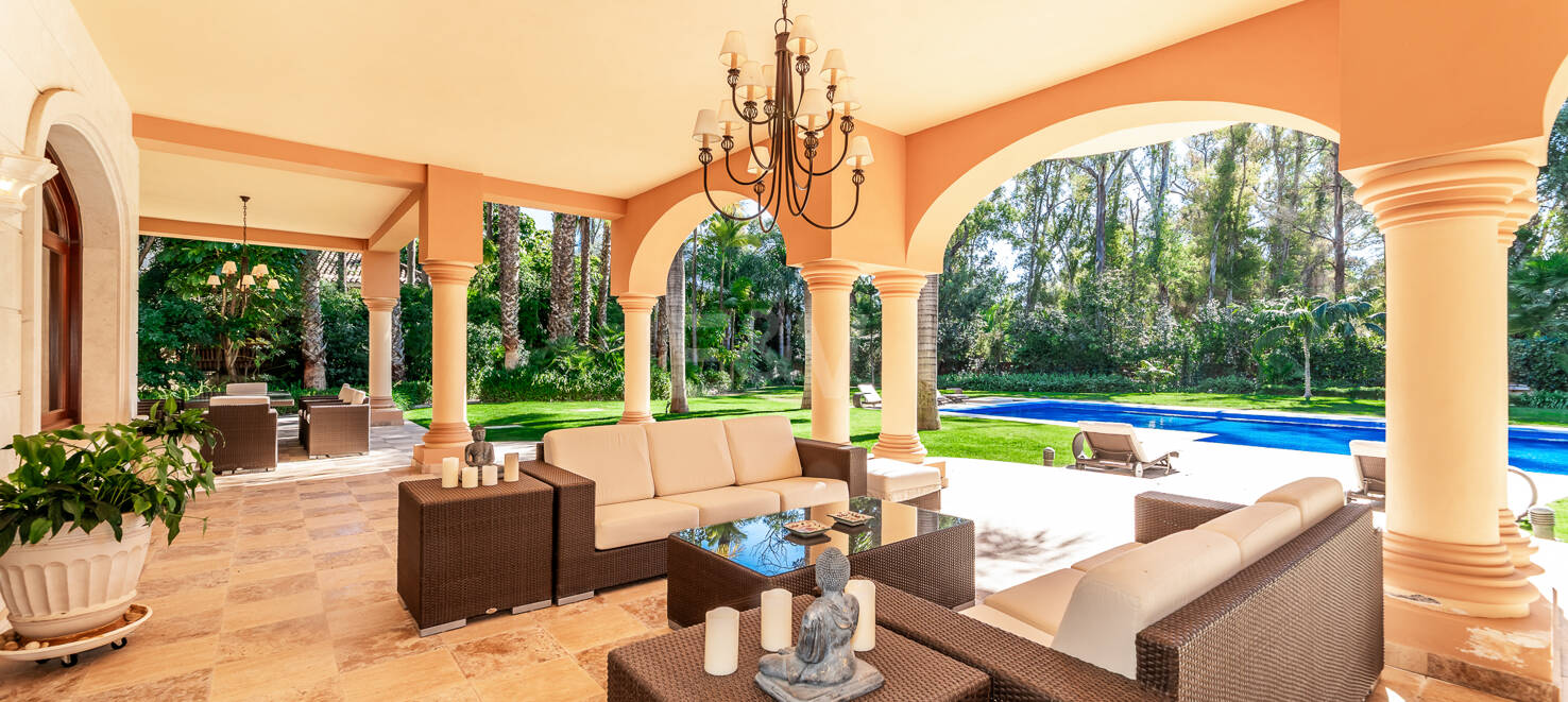Superbe villa de style andalou à Guadalmina Baja, Marbella
