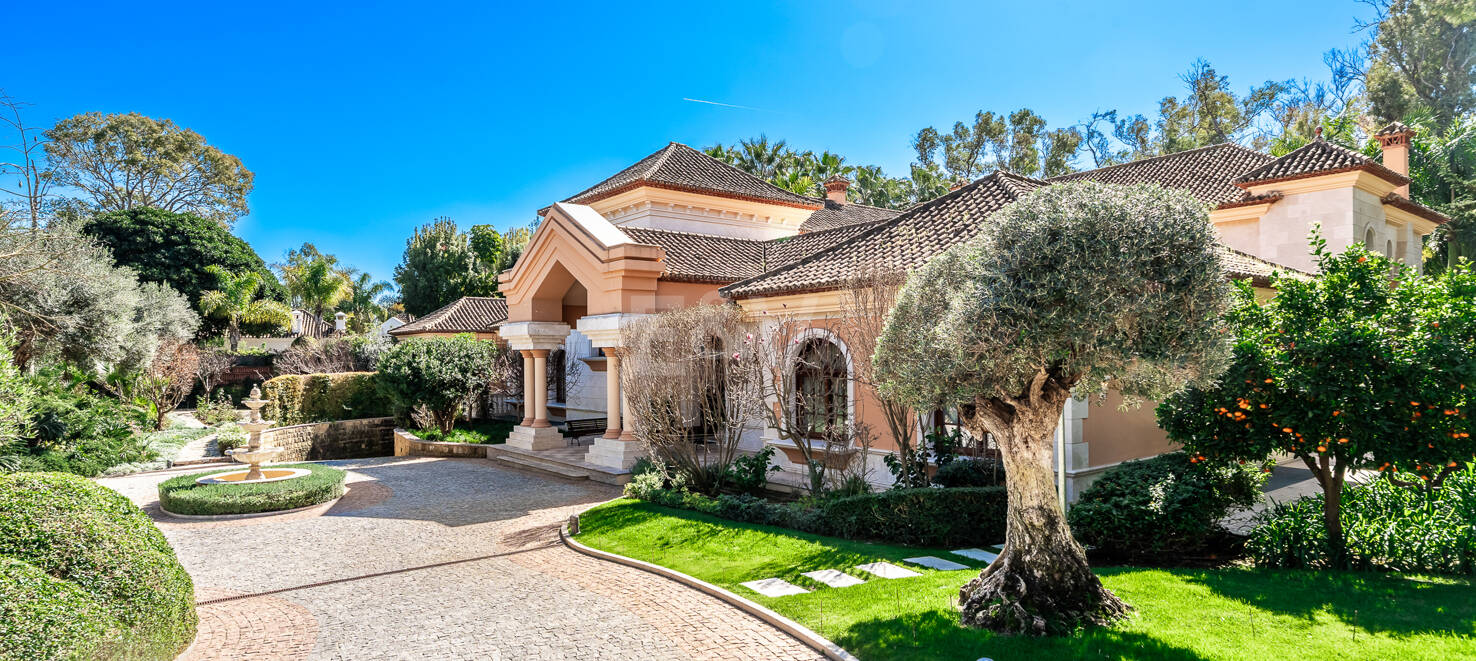 Superbe villa de style andalou à Guadalmina Baja, Marbella