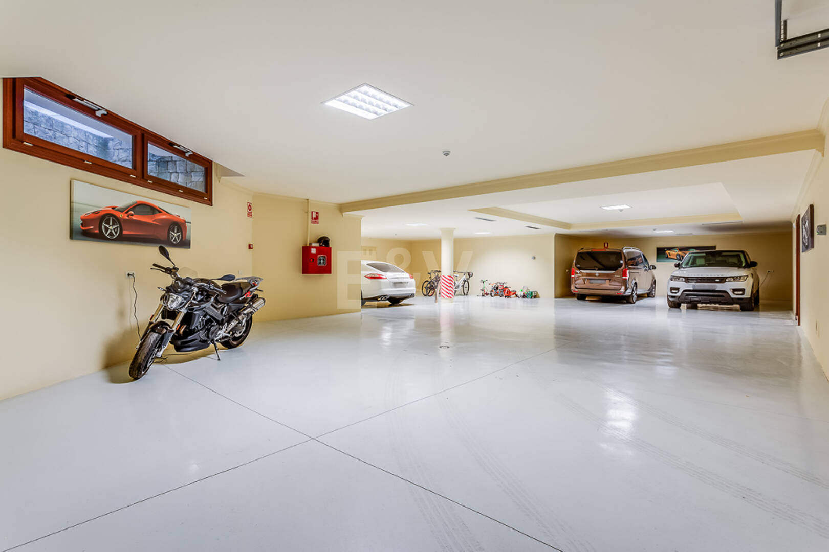 Primera línea Guadalmina Baja villa de playa en una de las áreas más prestigiosas de Marbella