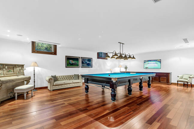 Erstlinie Guadalmina Strandseite Strandvilla in einem der renommiertesten Gebiete von Marbella