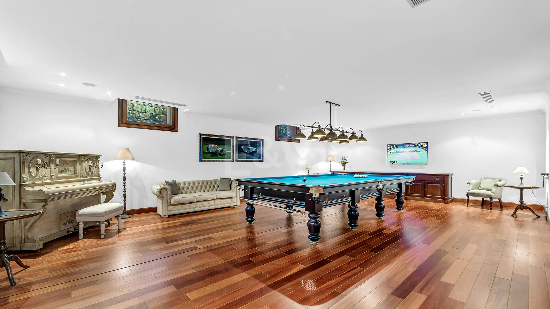 Erstlinie Guadalmina Strandseite Strandvilla in einem der renommiertesten Gebiete von Marbella