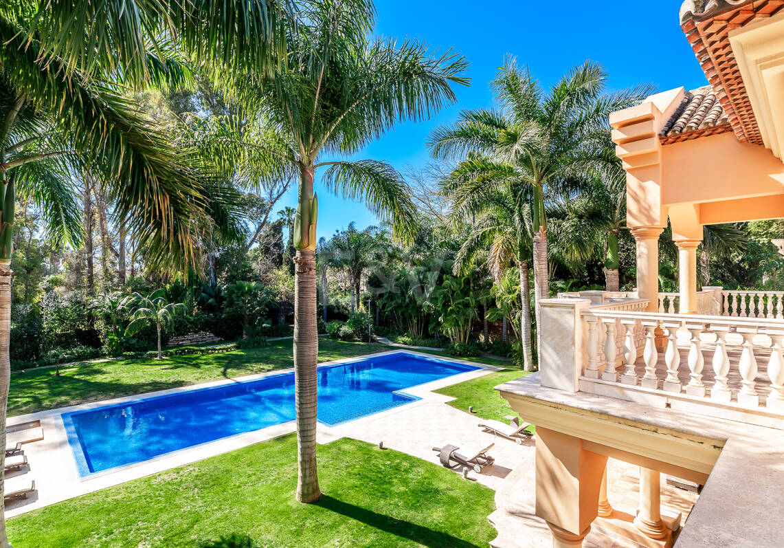Superbe villa de style andalou à Guadalmina Baja, Marbella