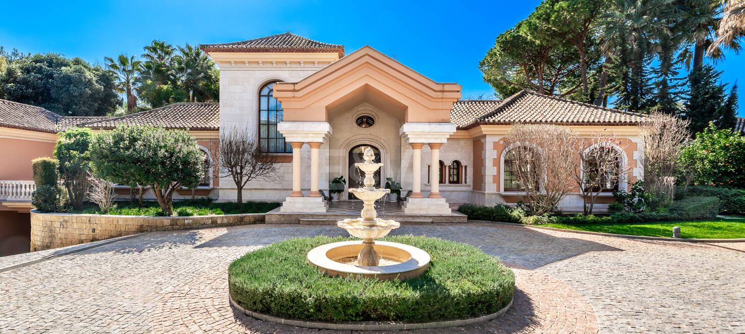 Superbe villa de style andalou à Guadalmina Baja, Marbella