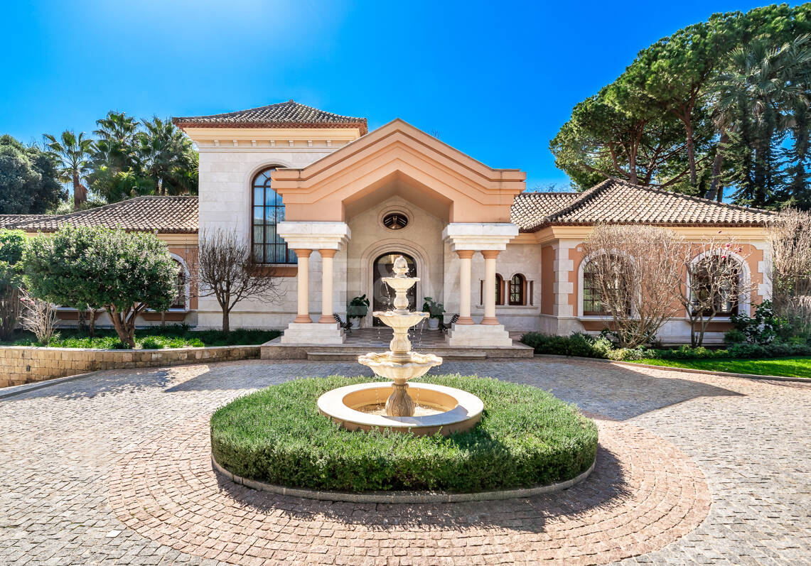 Superbe villa de style andalou à Guadalmina Baja, Marbella
