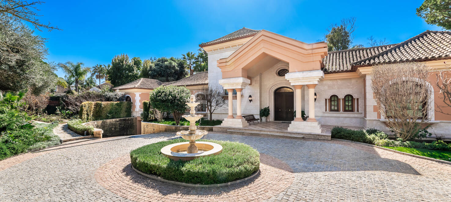 Superbe villa de style andalou à Guadalmina Baja, Marbella