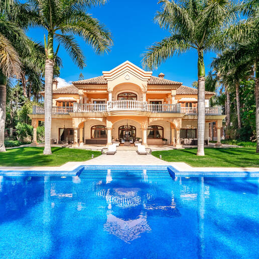 Superbe villa de style andalou à Guadalmina Baja, Marbella