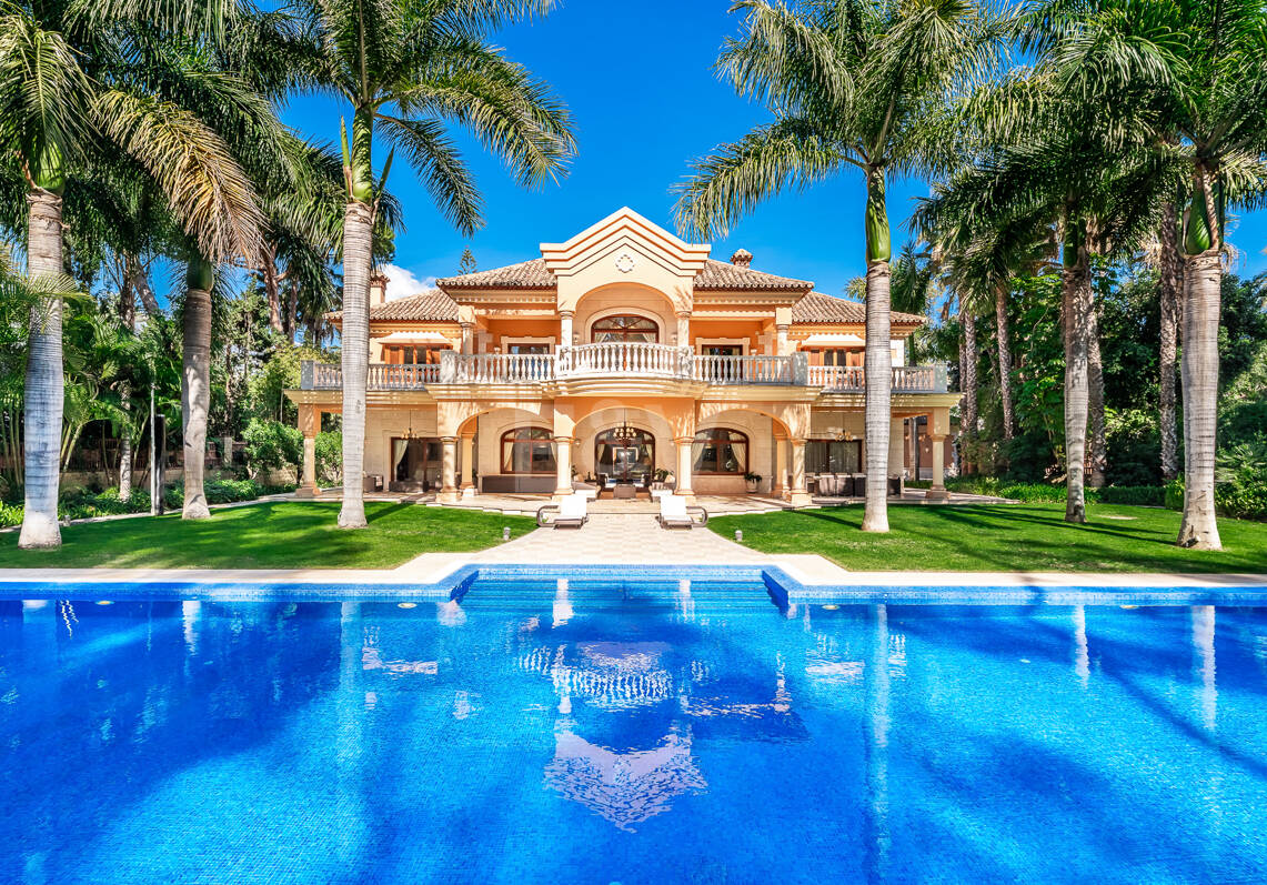 Superbe villa de style andalou à Guadalmina Baja, Marbella
