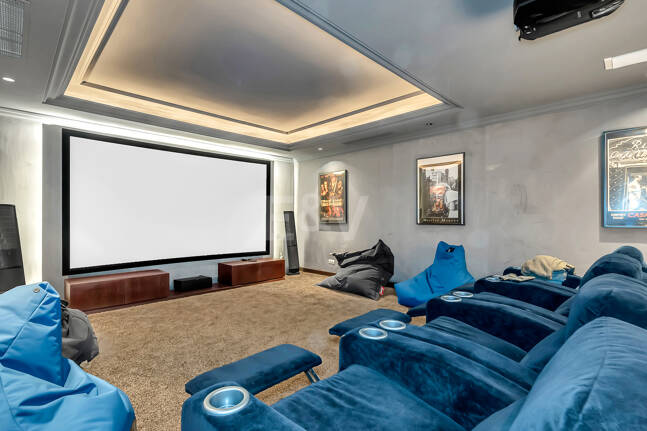 Erstlinie Guadalmina Strandseite Strandvilla in einem der renommiertesten Gebiete von Marbella