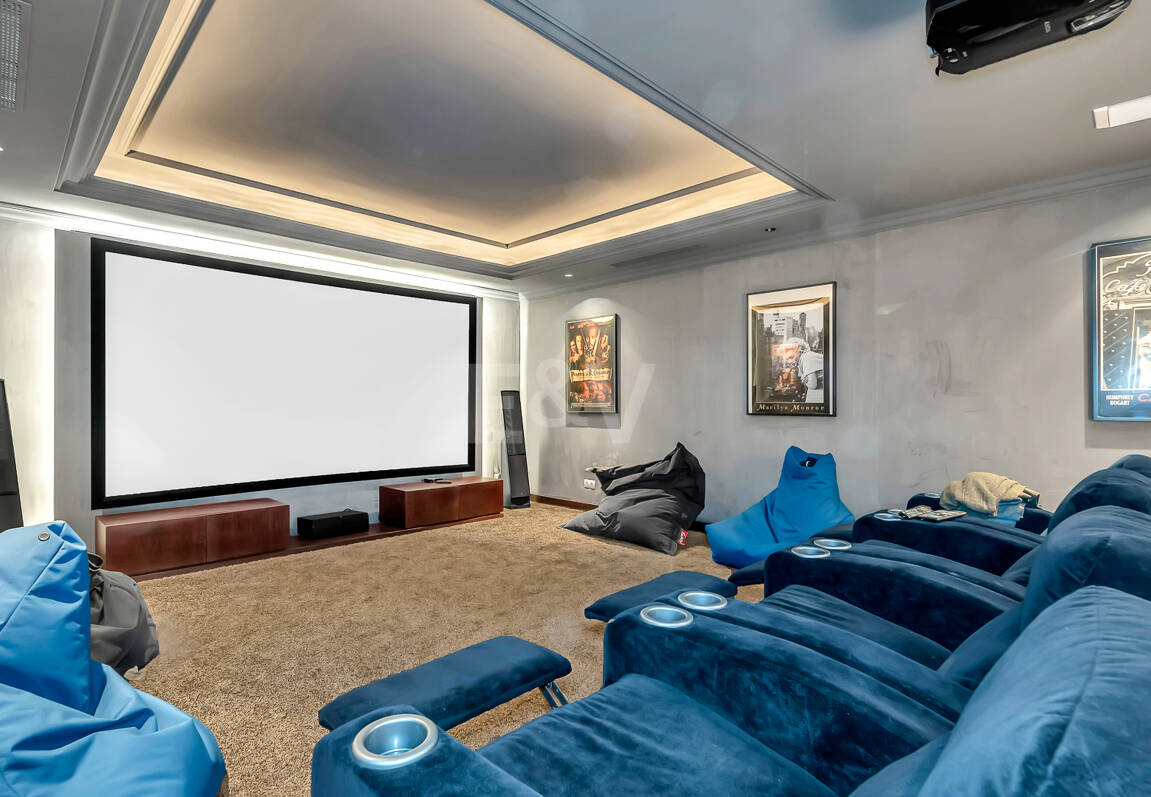 Erstlinie Guadalmina Strandseite Strandvilla in einem der renommiertesten Gebiete von Marbella