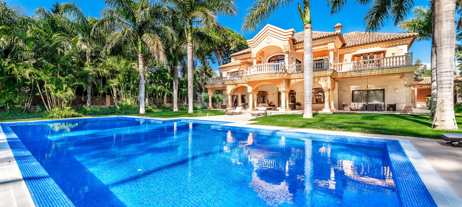 Superbe villa de style andalou à Guadalmina Baja, Marbella