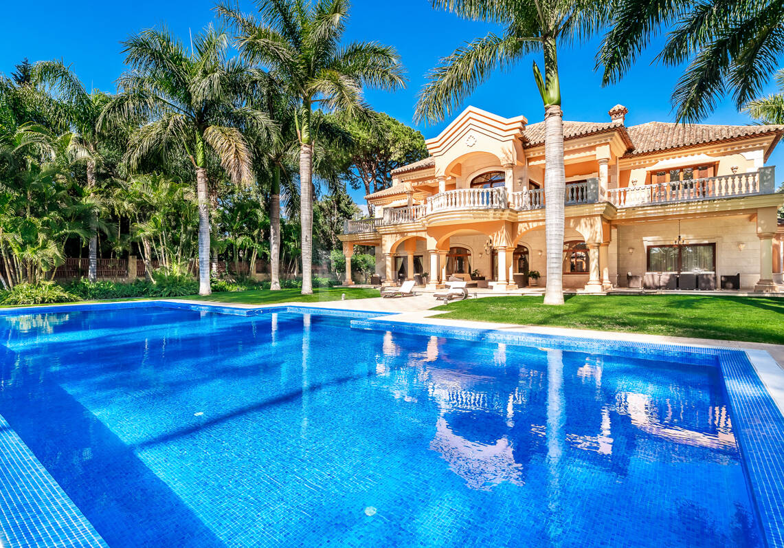 Superbe villa de style andalou à Guadalmina Baja, Marbella