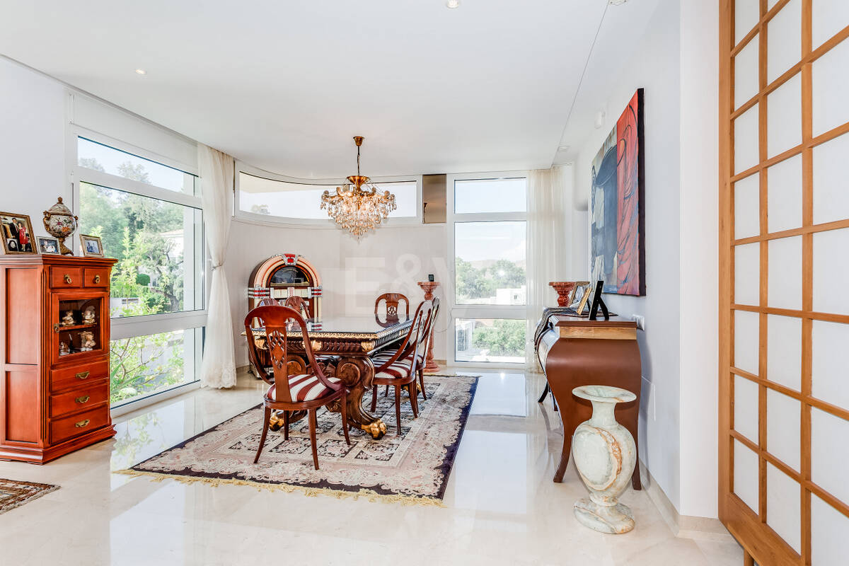 Exceptionell villa i La Mairena, Marbella East