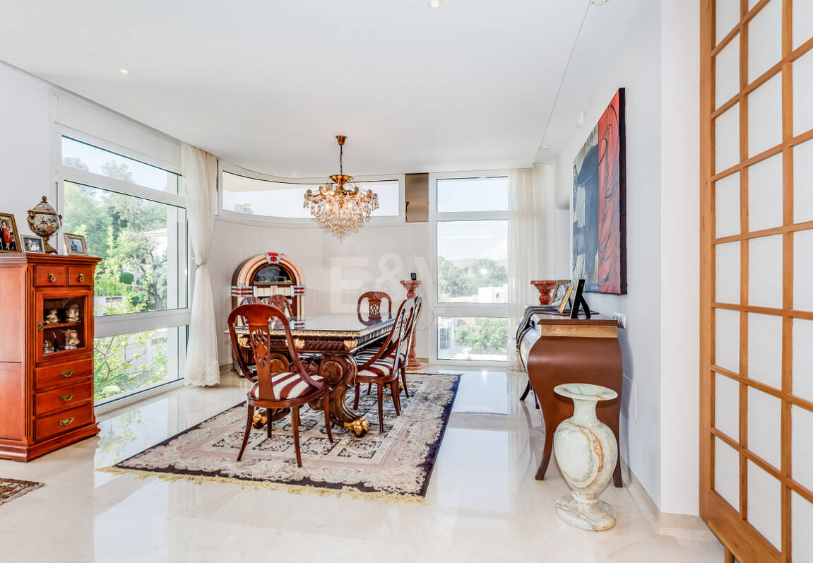 Exceptionell villa i La Mairena, Marbella East