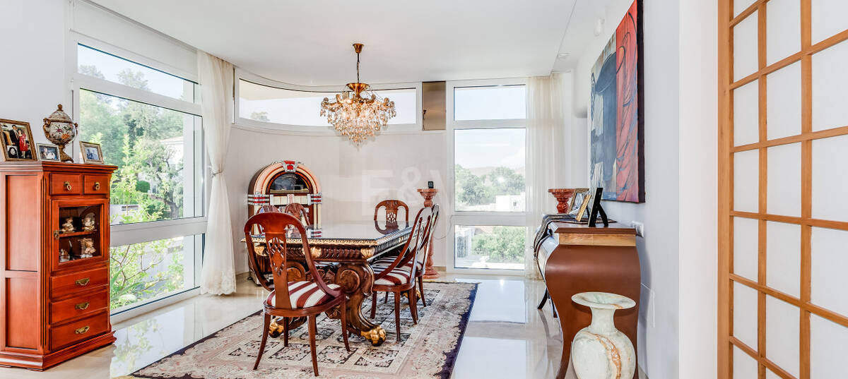Exceptionell villa i La Mairena, Marbella East