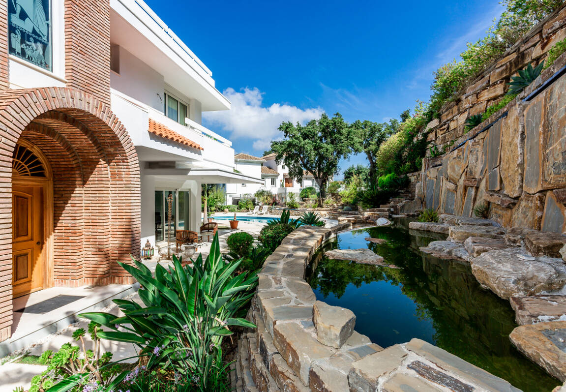Exceptionell villa i La Mairena, Marbella East