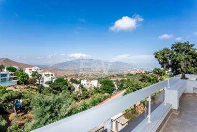 Exceptionell villa i La Mairena, Marbella East