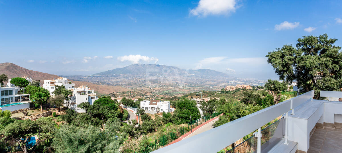 Exceptionell villa i La Mairena, Marbella East