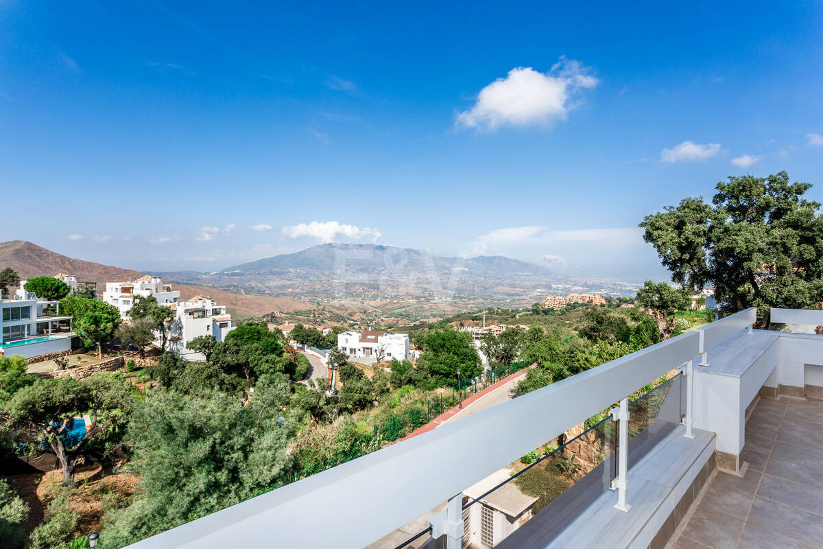 Exceptionell villa i La Mairena, Marbella East