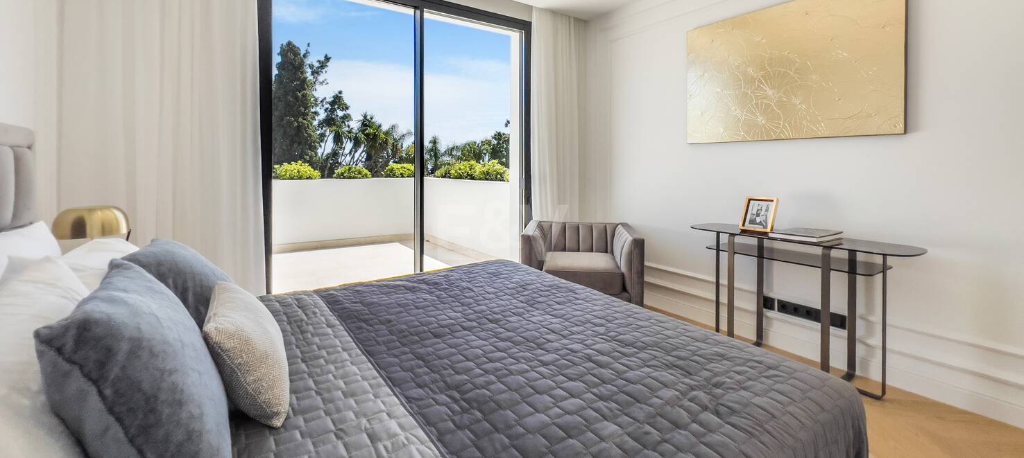 Asombrosa villa contemporánea con vistas al mar Mediterráneo en La Milla de Oro