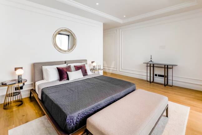 Imponujące współczesne Villa Overlooking the Mediterranean Sea on the Golden Mile