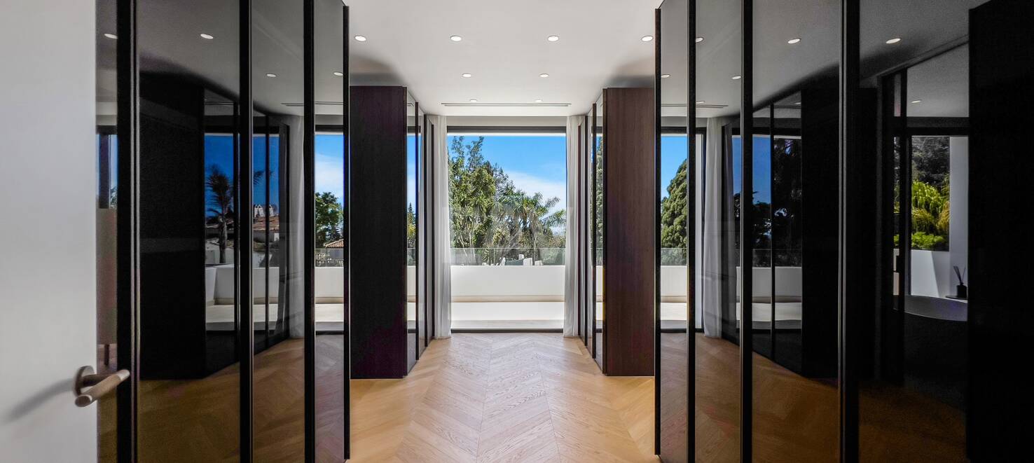 Asombrosa villa contemporánea con vistas al mar Mediterráneo en La Milla de Oro