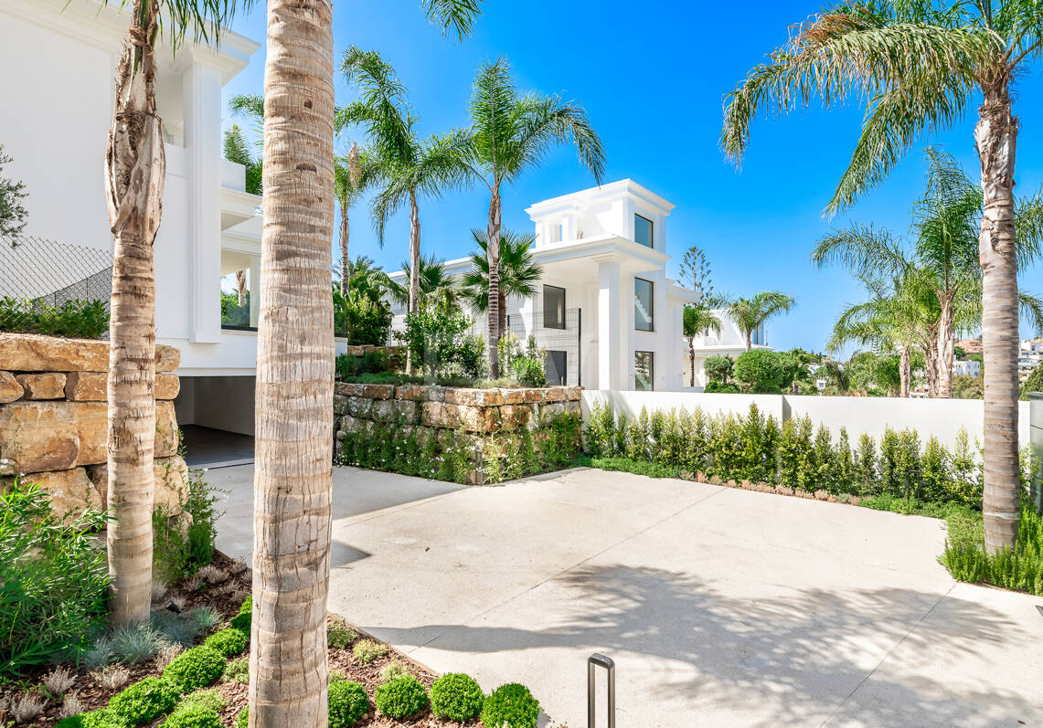 Enchanteresse villa andalouse avec vue mer Méditerranéenne à couper le souffle sur le mille d'or près de la mosquée royale