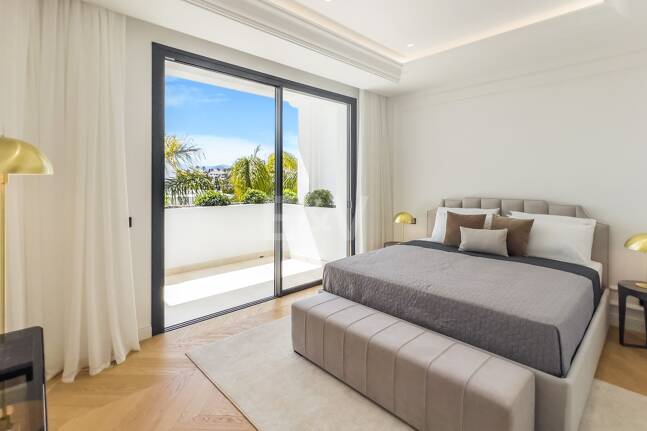 Encantadora villa andaluza con impresionantes vistas al mar Mediterráneo cerca de la Mezquita Real