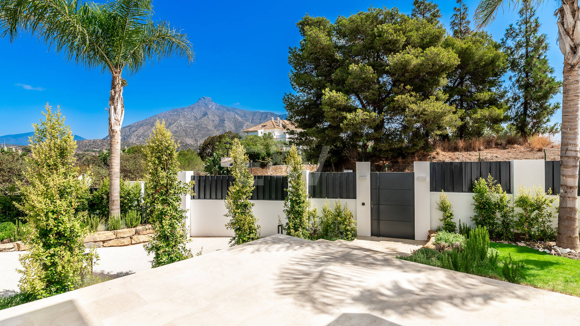Encantadora villa andaluza con impresionantes vistas al mar Mediterráneo cerca de la Mezquita Real