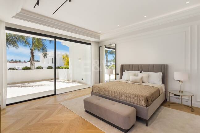 Encantadora villa andaluza con impresionantes vistas al mar Mediterráneo cerca de la Mezquita Real