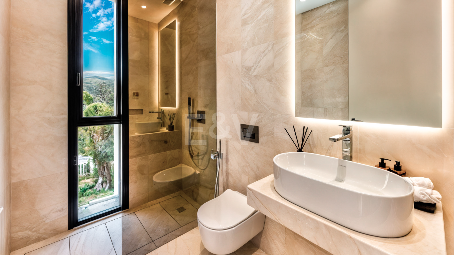 Andaluzjańska willa z zapierającym dech w piersiach widokiem Morza Śródziemnego na Golden Mile Blisko Meczetu Królewskiego