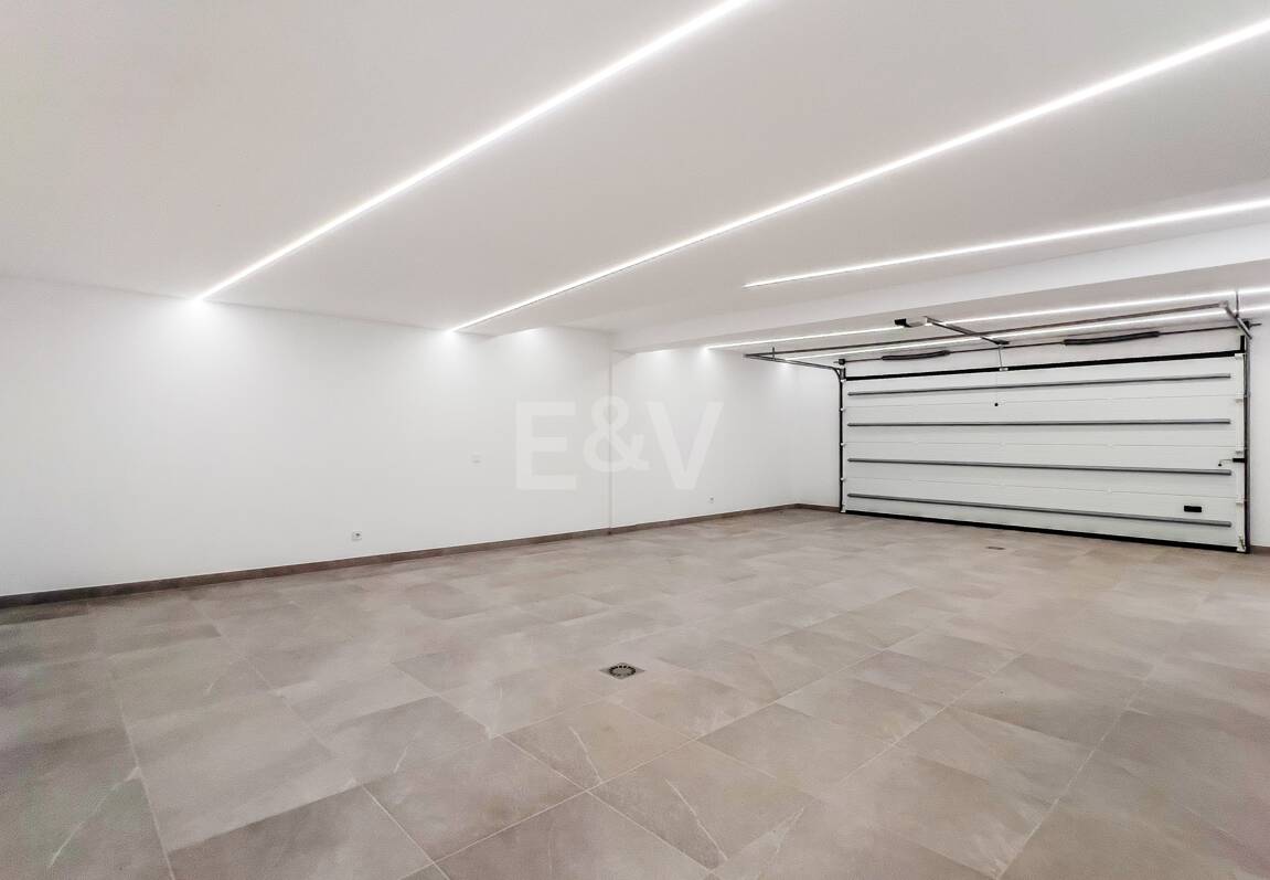 Encantadora villa andaluza con impresionantes vistas al mar Mediterráneo cerca de la Mezquita Real